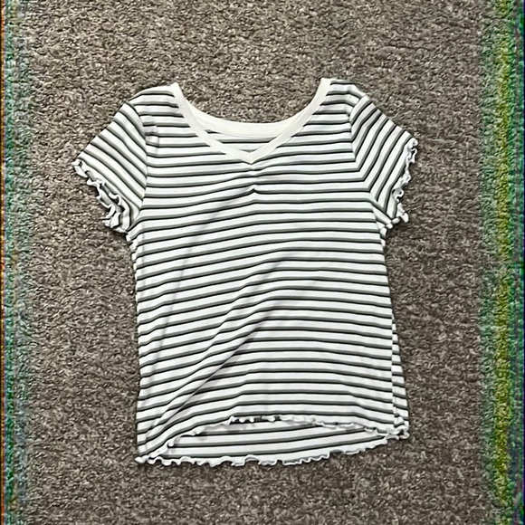 Justice V-Neck tee - Picture 1 of 3
